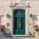 Hotel Chateau Des Vigiers 4*