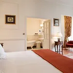 Chateau Des Vigiers Hotel 4*