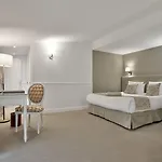 Chateau Des Vigiers Hotel 4*
