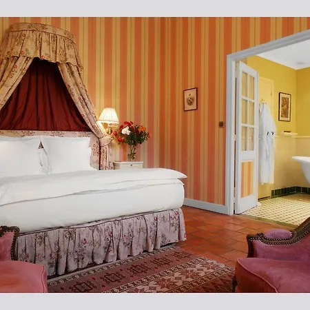Chateau Des Vigiers Hotel 4*