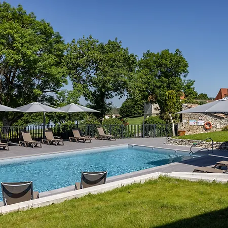 Hotel Chateau Des Vigiers 4*