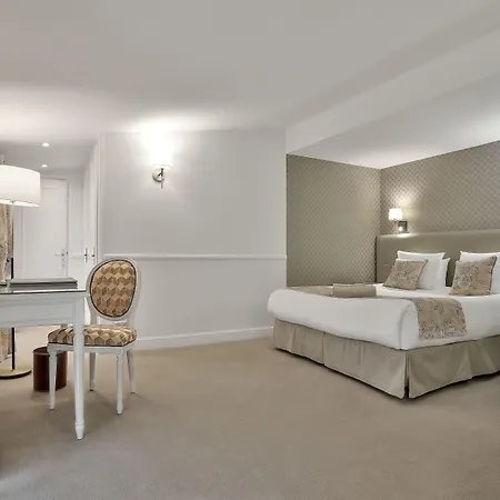 Chateau Des Vigiers מלון 4*