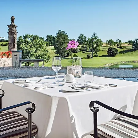 Chateau Des Vigiers Hotel 4*
