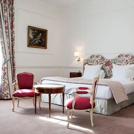 Hotel Chateau Des Vigiers 4*
