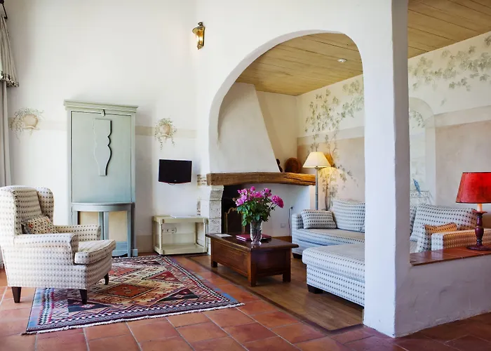 Hotel Chateau Des Vigiers 4*