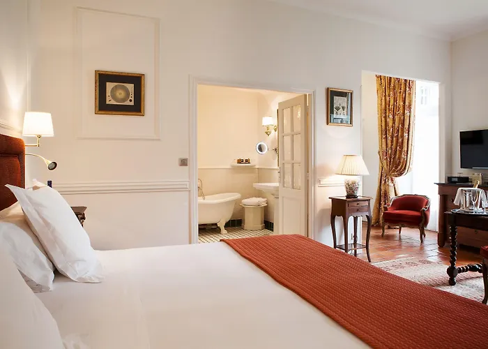 Chateau Des Vigiers Hotel 4*