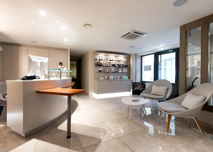 Chateau Des Vigiers Hotel 4*