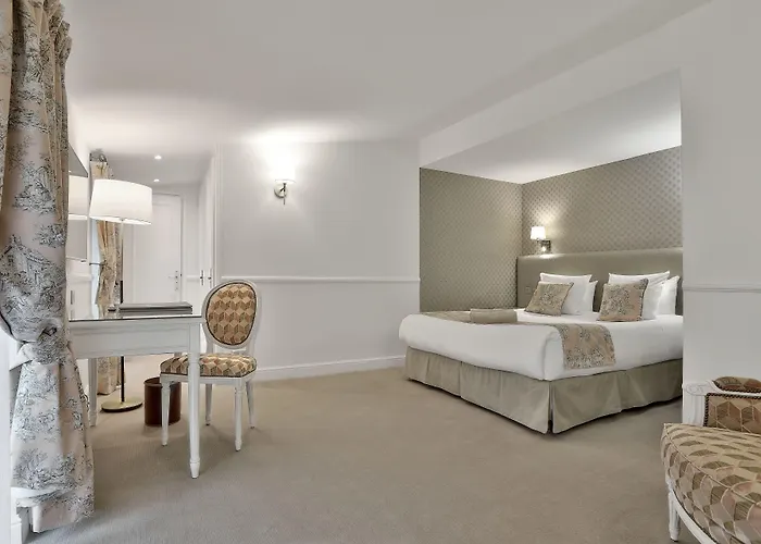 Chateau Des Vigiers Hotel 4*