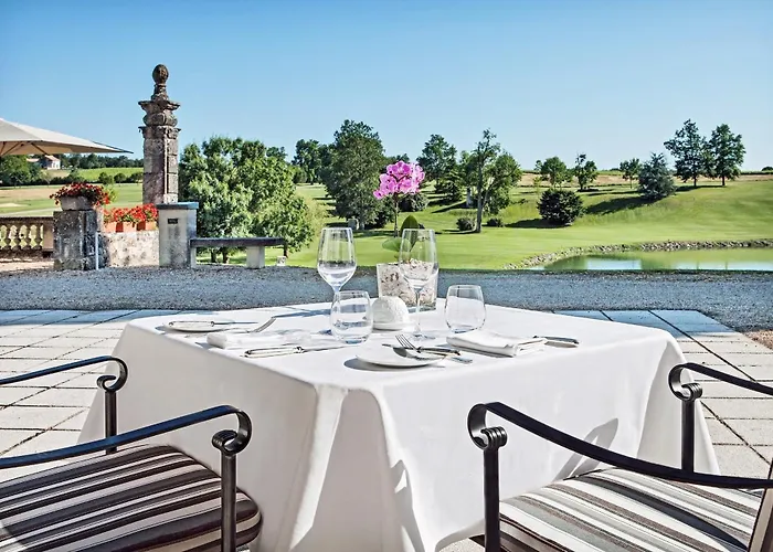 Chateau Des Vigiers Hotel 4*
